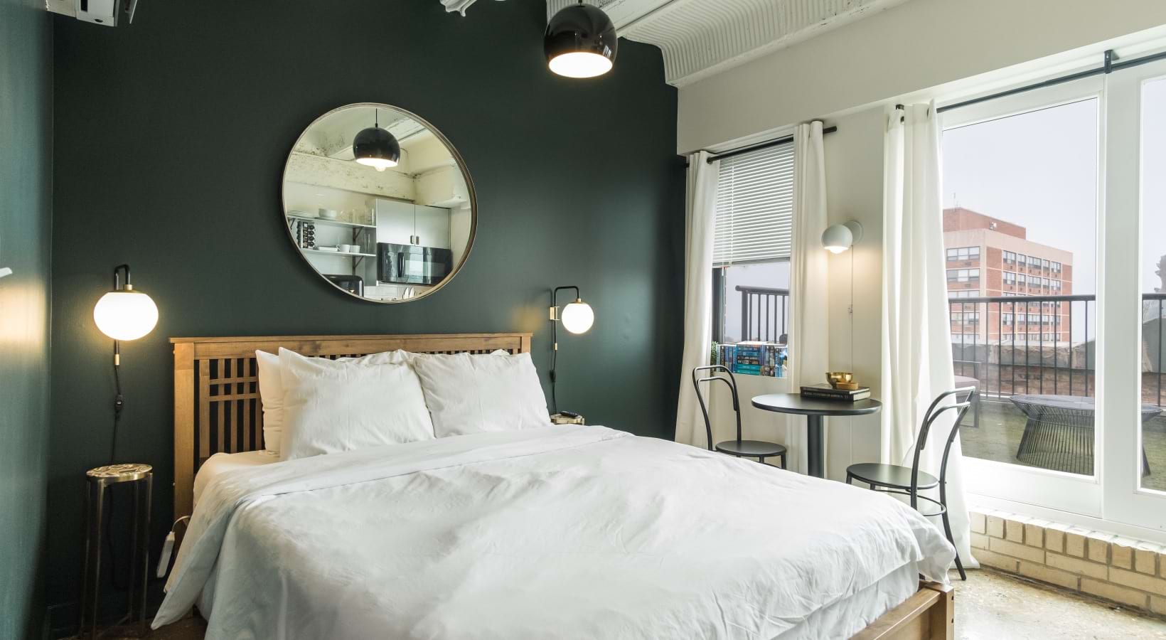 The Lawrence House Uptown - 1020 W Lawrence Ave - Studio and 1 Bed Apartments in Chicago The Lawrence House Uptown - 1020 W Lawrence Ave - Studio and 1 Bed Apartments in Chicago