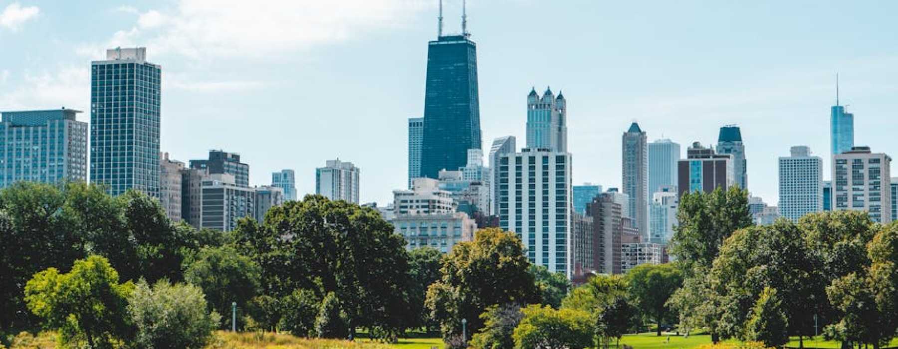 https://livethelawrencehouse.com/p/3-bedroom-apartments-lincoln-park