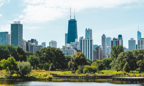 https://livethelawrencehouse.com/p/3-bedroom-apartments-lincoln-park