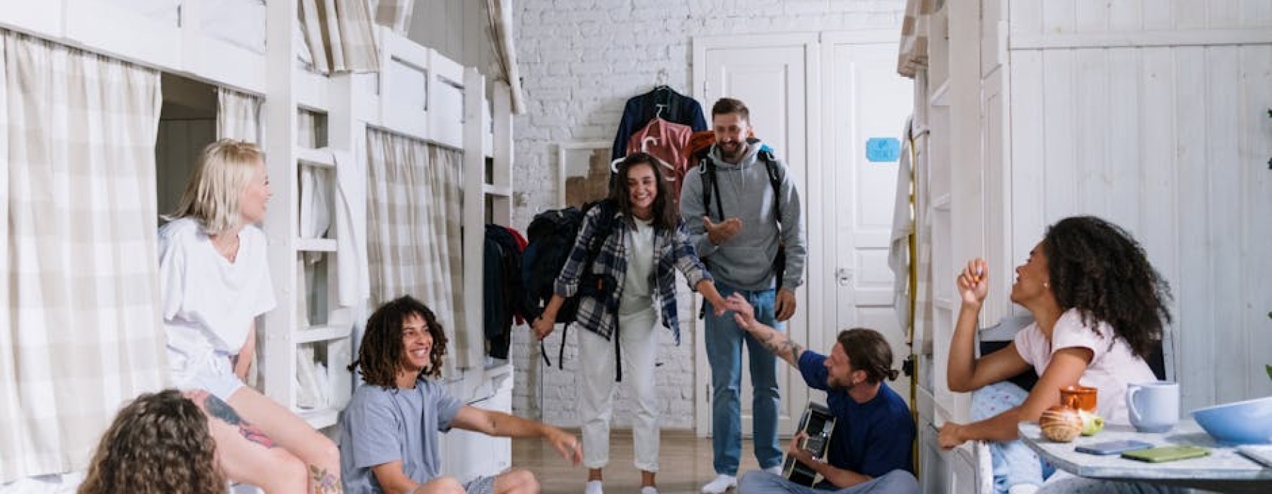 college student with dog in chicago apartment - pet friendly student housing in chicago