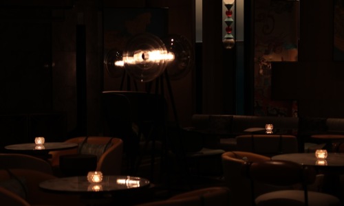 Intimate date night cocktail lounge in Chicago